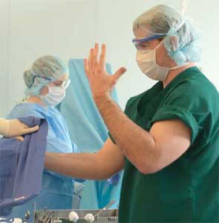Transferul autolog de melanocite prin grefare epidermala in cazul petelor de vitiligo pe buze